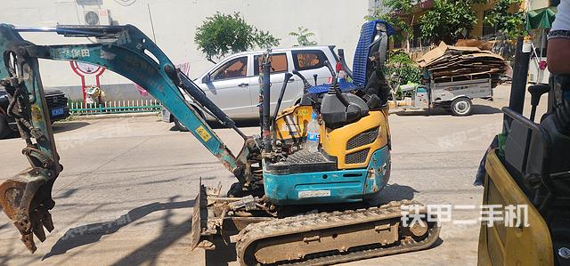 驾驶室整体（整机外观）