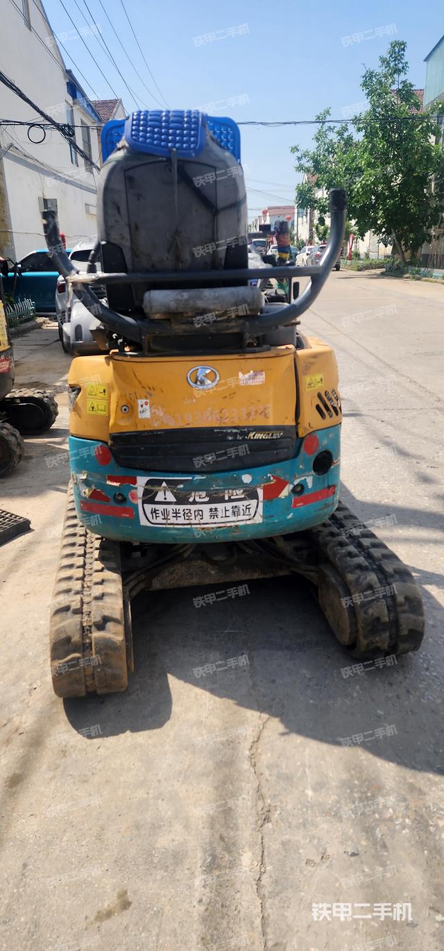 驾驶室顶部（整机外观）