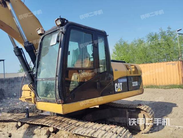 卡特彼勒323挖掘機