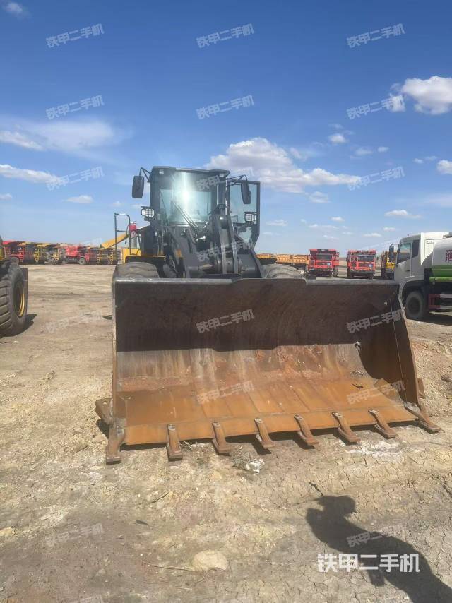 工作裝置整體(整機(jī)外觀及大件) 工作裝置整體(整機(jī)外觀及大件)