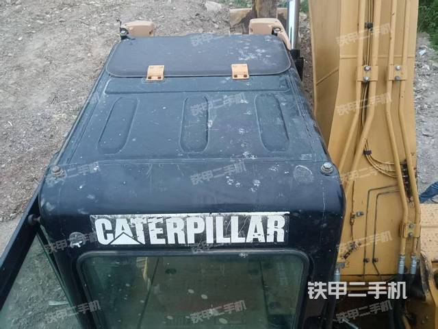 驾驶室顶部(整机外观) 驾驶室顶部(整机外观)