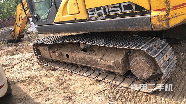 單側(cè)履帶整體(整機(jī)外觀) 單側(cè)履帶整體(整機(jī)外觀)