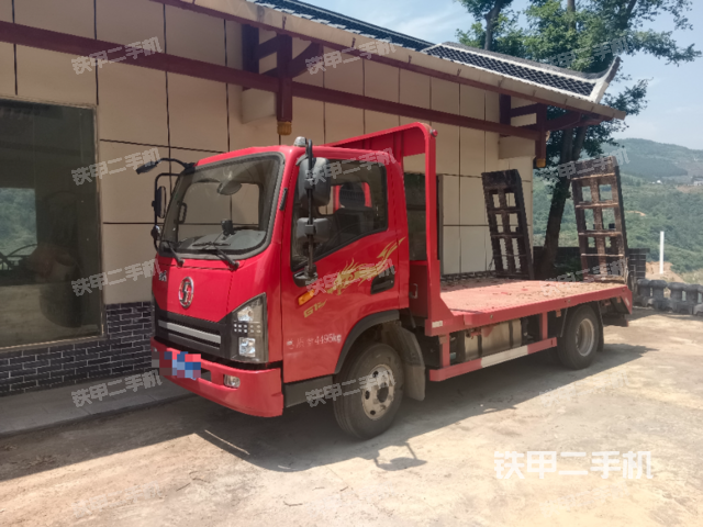 陕汽重卡4X2平板运输车