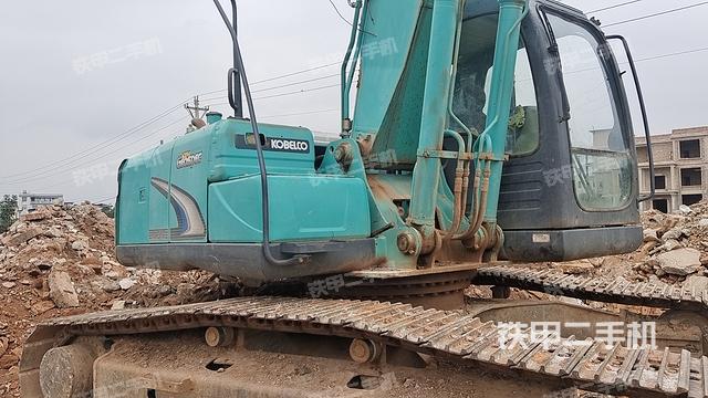 神鋼SK210挖掘機(jī)