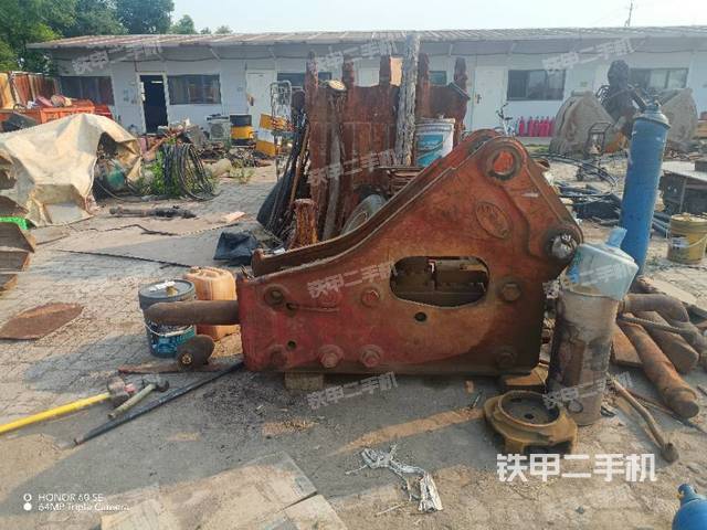 整機右后45°(設(shè)備外觀及核心部件) 整機右后45°(設(shè)備外觀及核心部件)