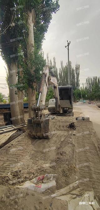 山猫E58挖掘机实拍图片