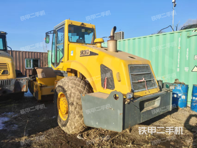 整機(jī)右側(cè)(設(shè)備外觀及核心部件) 整機(jī)右側(cè)(設(shè)備外觀及核心部件)