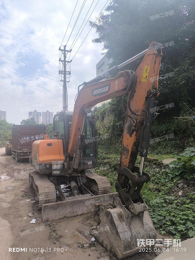 斗山DX60E-9C挖掘機(jī)