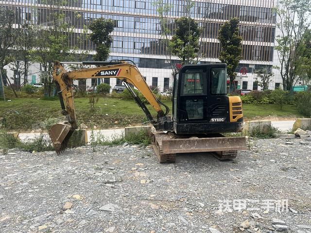 驾驶室整体（整机外观）