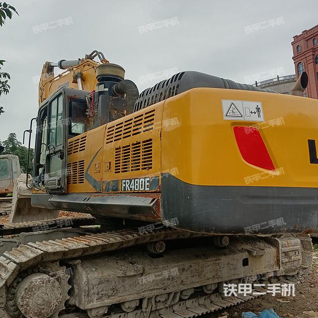整機(jī)右后45°(整機(jī)外觀) 整機(jī)右后45°(整機(jī)外觀)