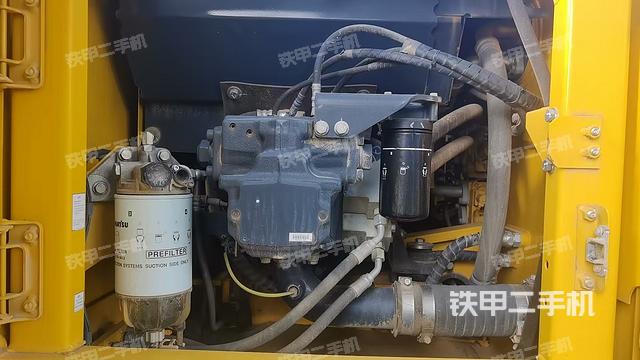 液壓泵艙室正面整體(整機(jī)外觀) 液壓泵艙室正面整體(整機(jī)外觀)