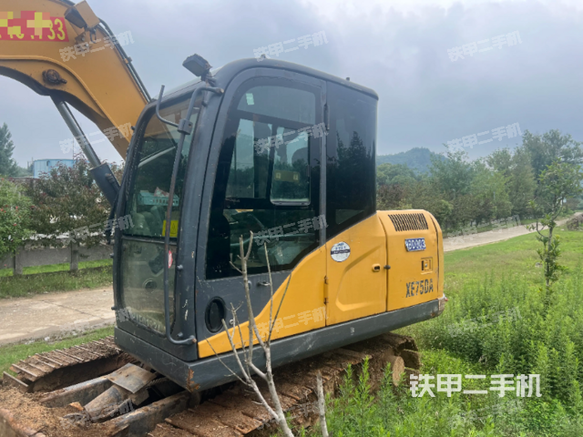 驾驶室整体（整机外观）