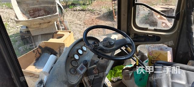 駕駛室工作臺(整機外觀及大件) 駕駛室工作臺(整機外觀及大件)