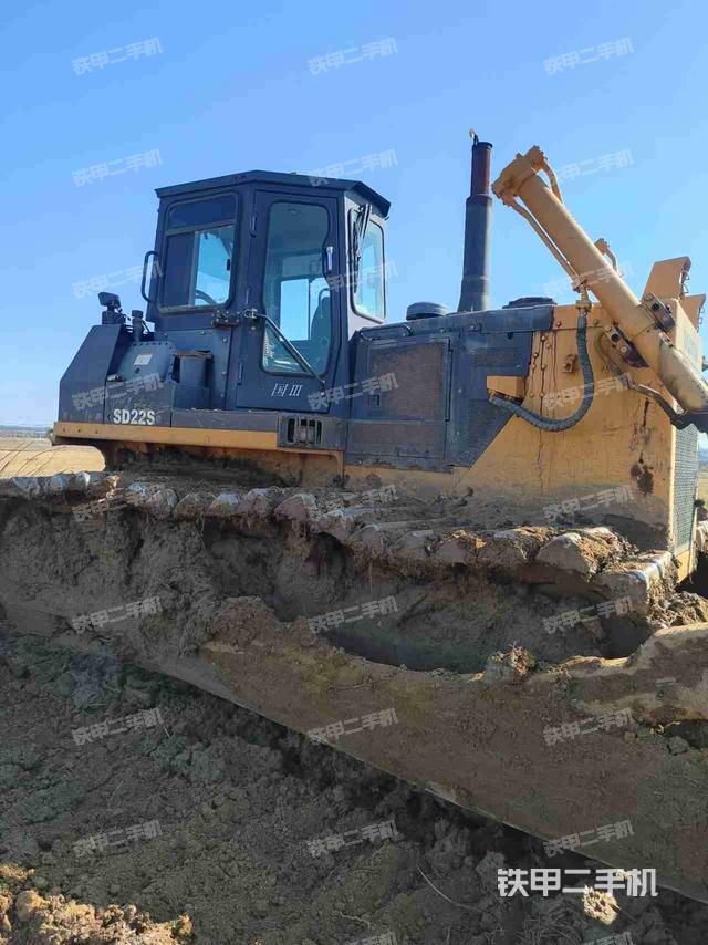 整机右侧(设备外观及核心部件) 整机右侧(设备外观及核心部件)