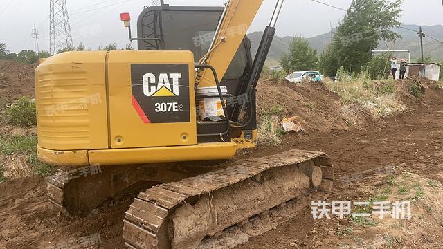 驾驶室顶部(整机外观) 驾驶室顶部(整机外观)