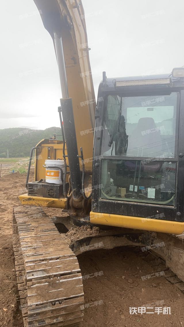 驾驶室整体(整机外观) 驾驶室整体(整机外观)