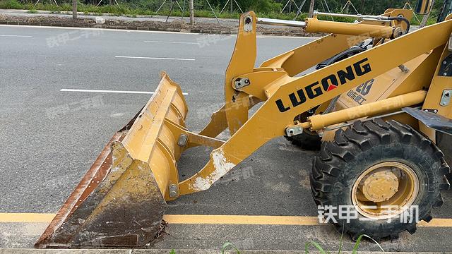 工作装置整体(整机外观及大件) 工作装置整体(整机外观及大件)