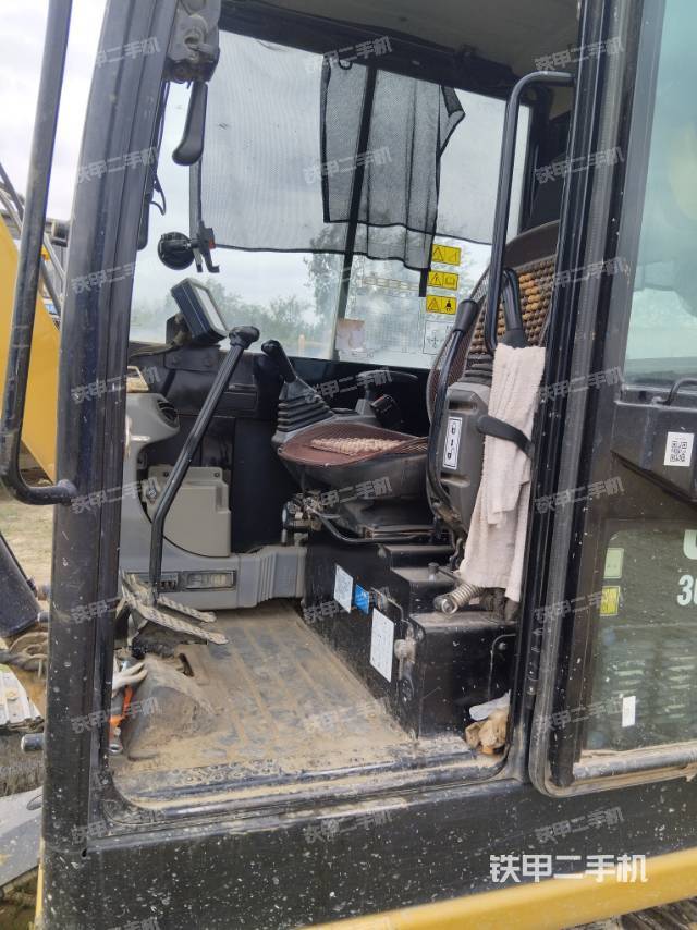 驾驶室整体(整机外观) 驾驶室整体(整机外观)