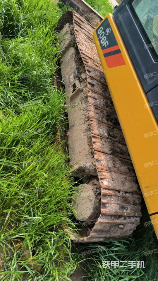 單側(cè)履帶整體（整機(jī)外觀）