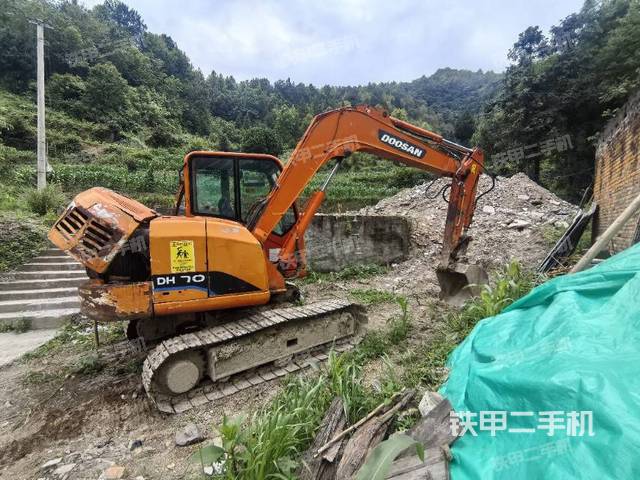 整机右后45°(整机外观) 整机右后45°(整机外观)