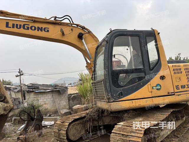 柳工CLG915D挖掘機(jī)