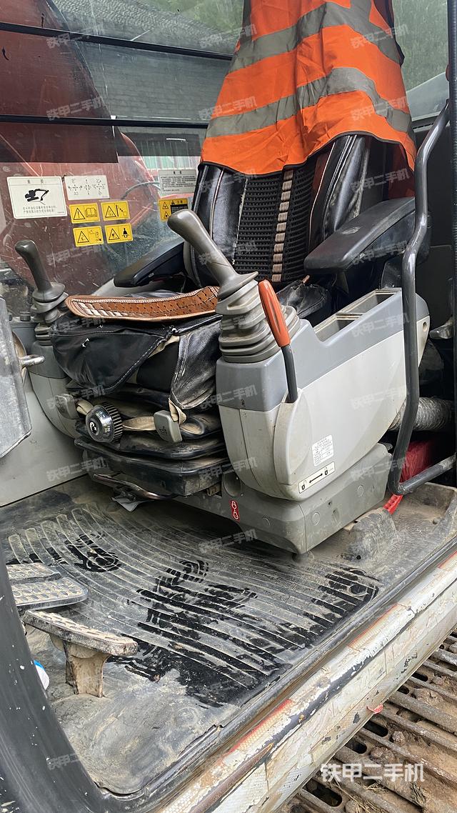 驾驶室整体（整机外观）