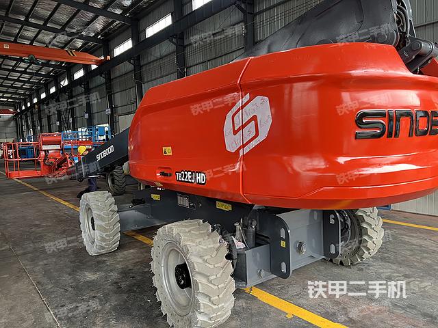 整机左侧（设备外观及核心部件）