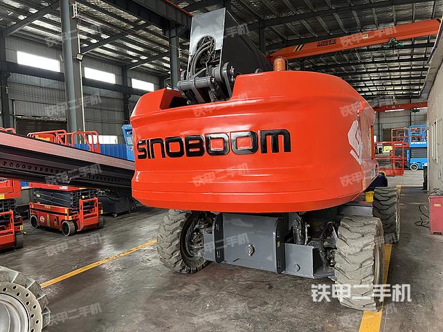 整机右侧（设备外观及核心部件）