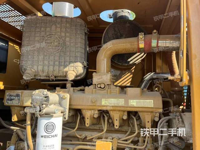 發(fā)動機左側(cè)(整機外觀及大件) 發(fā)動機左側(cè)(整機外觀及大件)