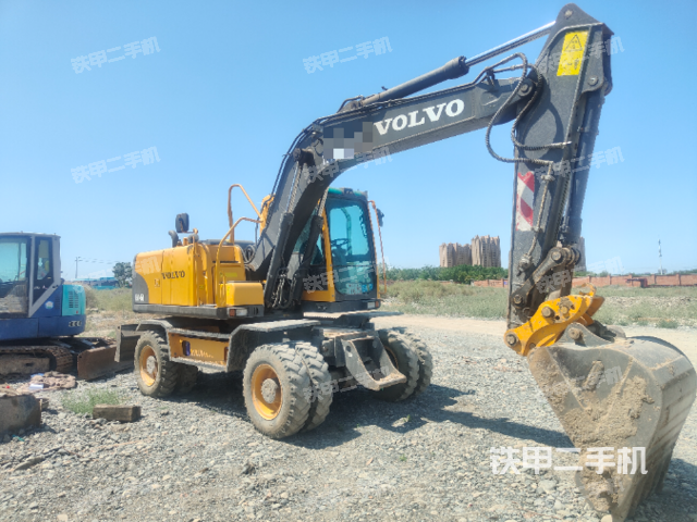 整机右后45°(整机外观) 整机右后45°(整机外观)