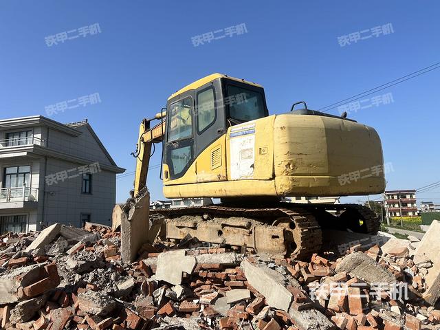 驾驶室顶部(整机外观) 驾驶室顶部(整机外观)