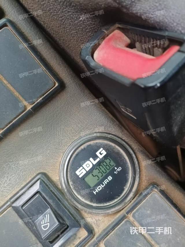 驾驶室整体(整机外观) 驾驶室整体(整机外观)