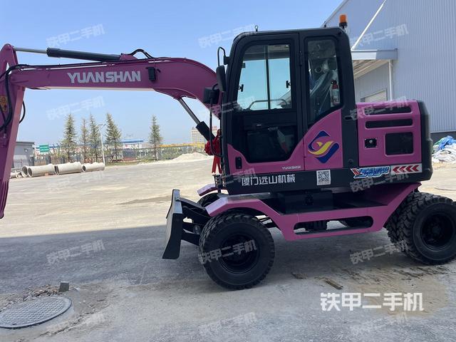 驾驶室整体（整机外观）