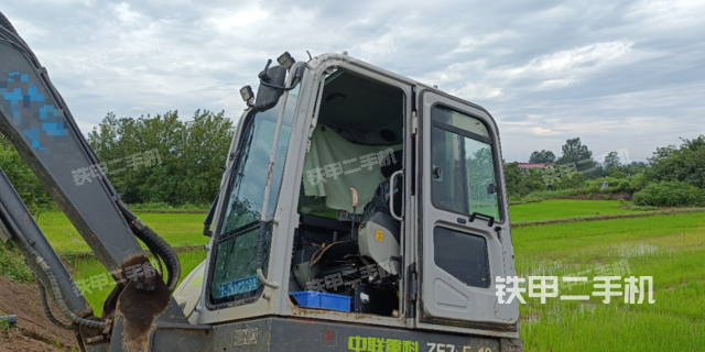 驾驶室整体（整机外观）