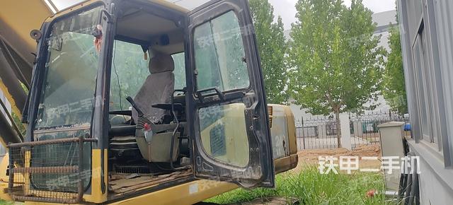 驾驶室整体（整机外观）