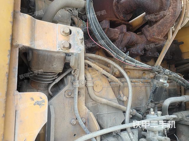 发动机右侧(整机外观及大件) 发动机右侧(整机外观及大件)