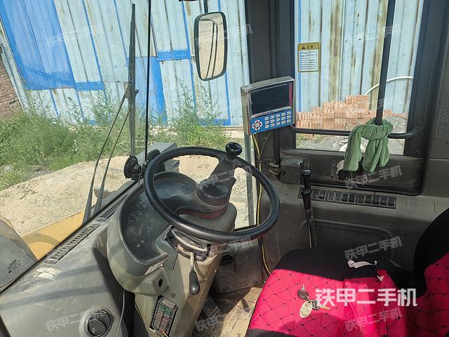 驾驶室工作台(整机外观及大件) 驾驶室工作台(整机外观及大件)