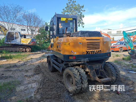 单侧履带整体（整机外观）