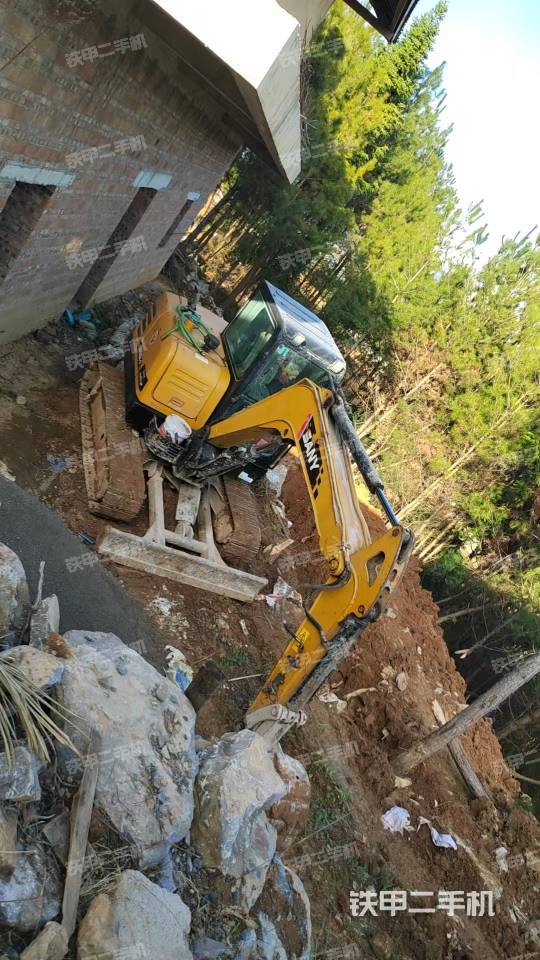 驾驶室顶部（整机外观）