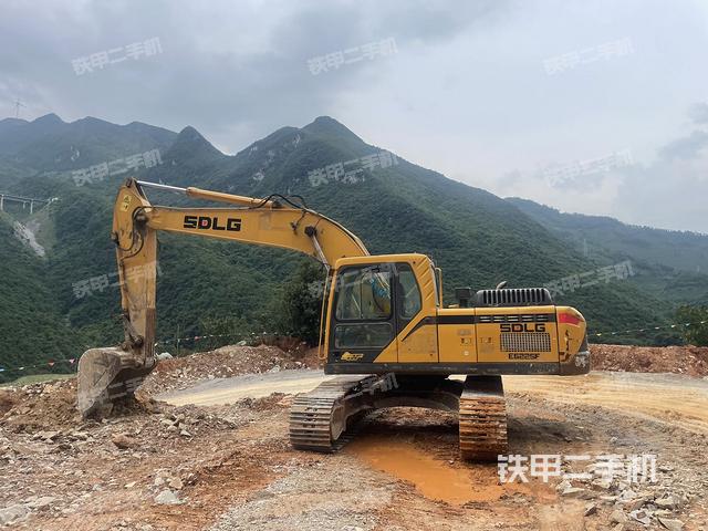 山東臨工E6225F挖掘機(jī)