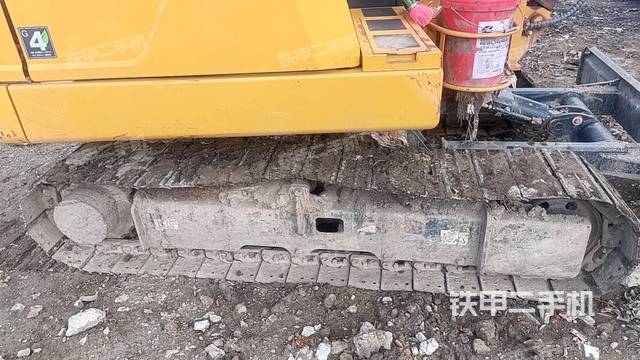 单侧履带整体(整机外观) 单侧履带整体(整机外观)