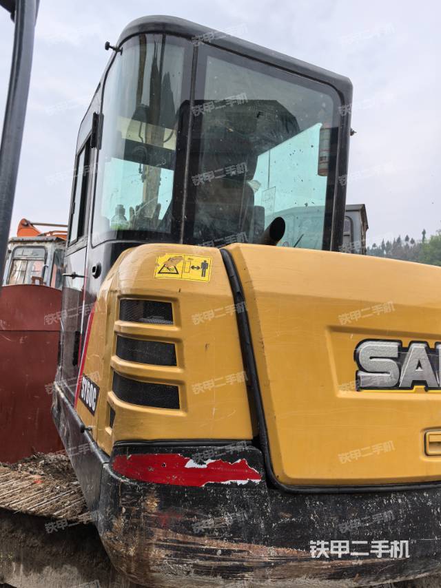 驾驶室整体（整机外观）