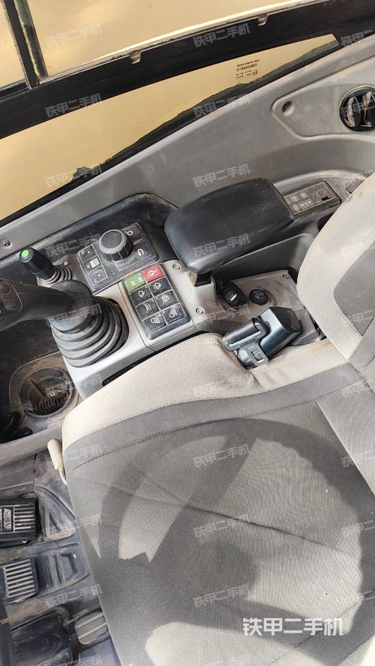 驾驶室整体（整机外观）