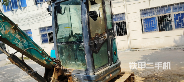 驾驶室整体（整机外观）