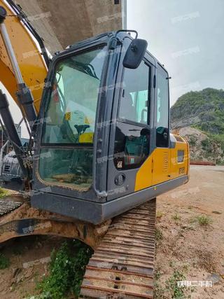徐工XE135D挖掘机实拍图片