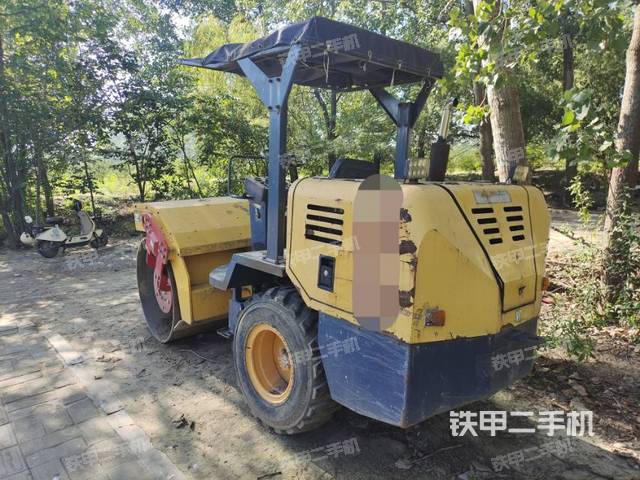 整機(jī)右后45°(設(shè)備外觀及核心部件) 整機(jī)右后45°(設(shè)備外觀及核心部件)