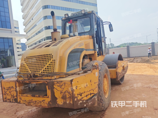 整机右侧(设备外观及核心部件) 整机右侧(设备外观及核心部件)