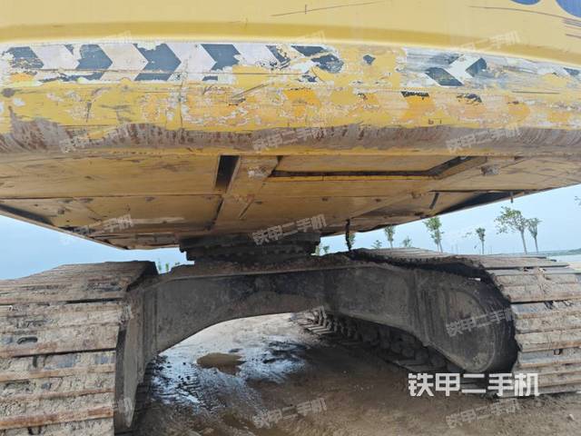 驾驶室顶部（整机外观）