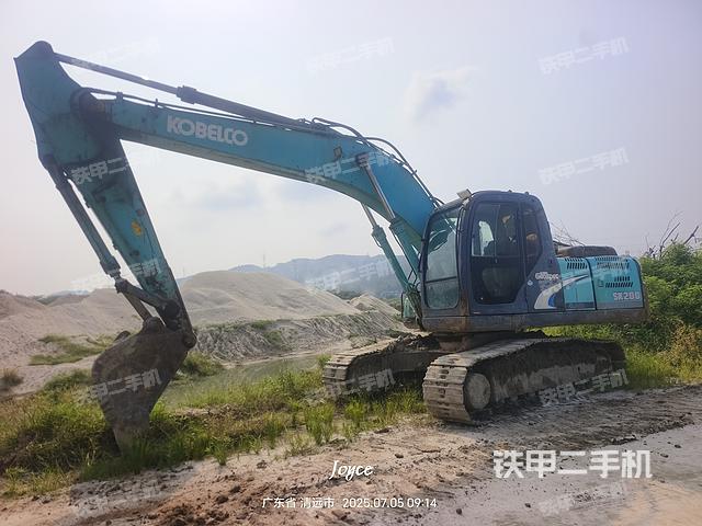 神鋼SK200超8挖掘機(jī)
