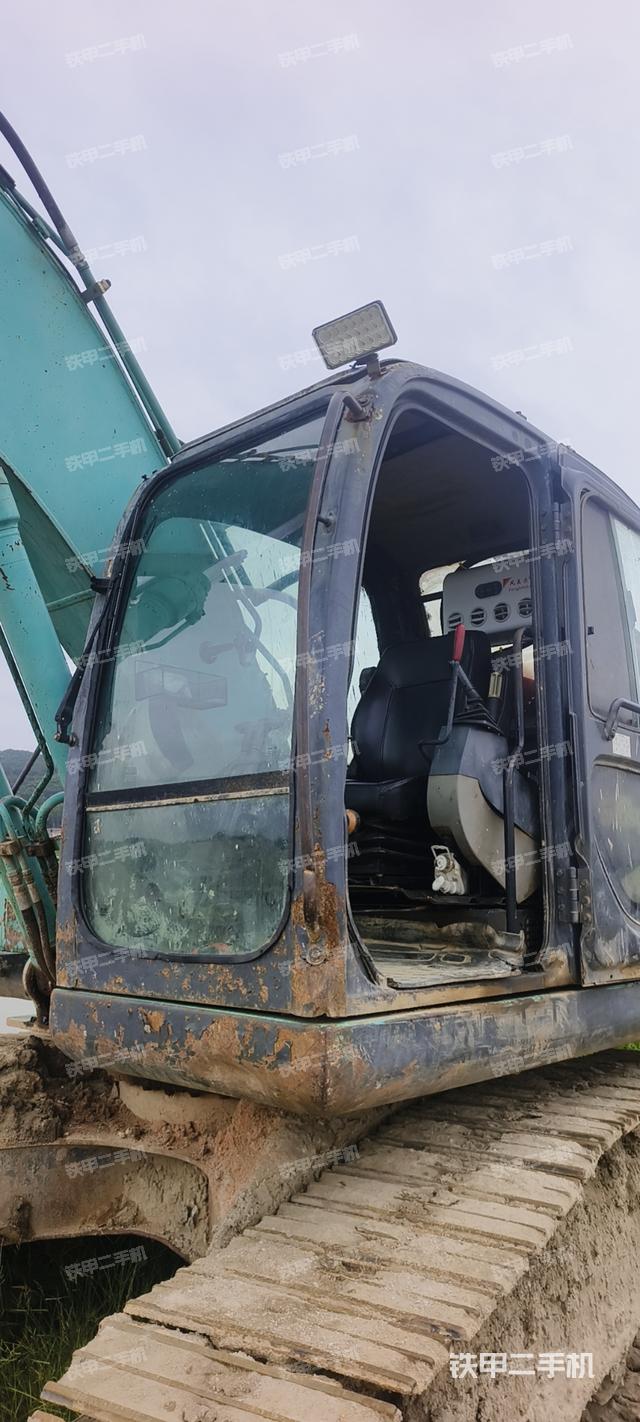 驾驶室整体（整机外观）